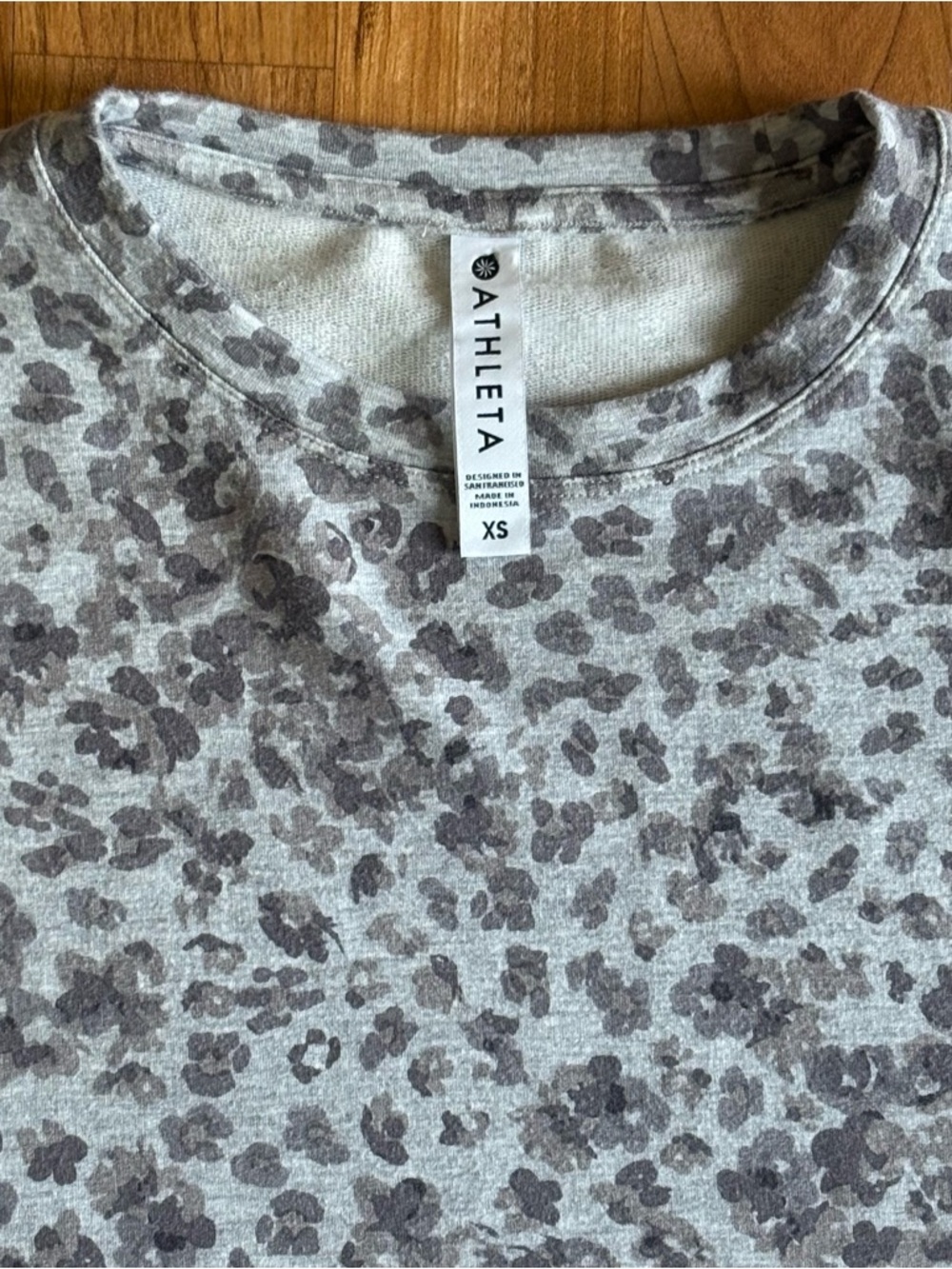 Athleta Studio to Street Splatter Sweatshirt Top Women's Size XS Gray Soft Cozy - Picture 3 of 10